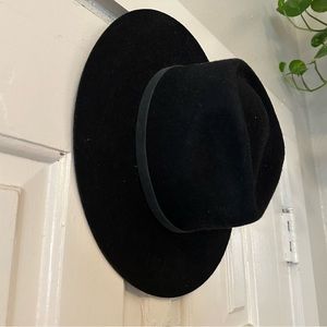 Yellow 108 Dylan fedora black x large